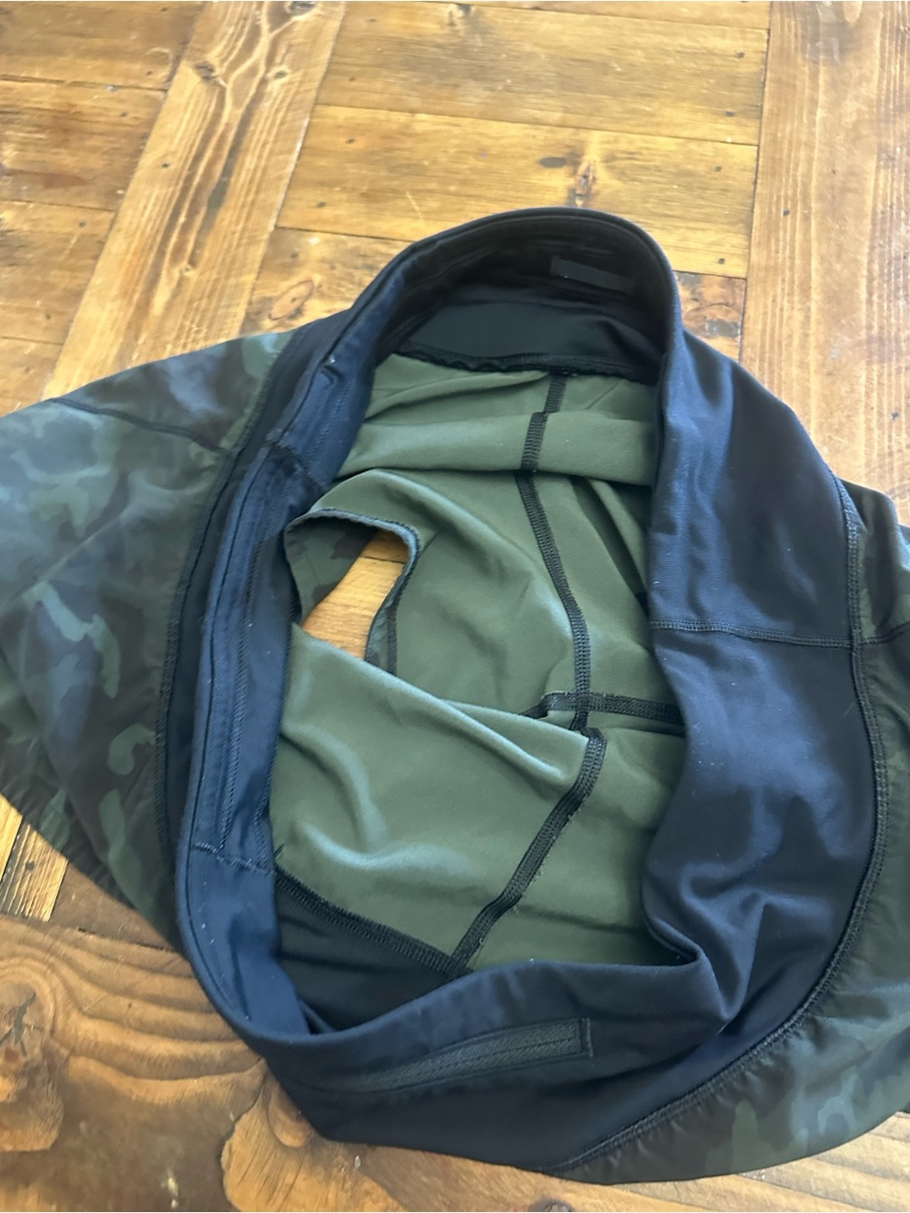 lululemon athletica Green Camo 4 inch Athletic Shorts - Picture 4 of 5